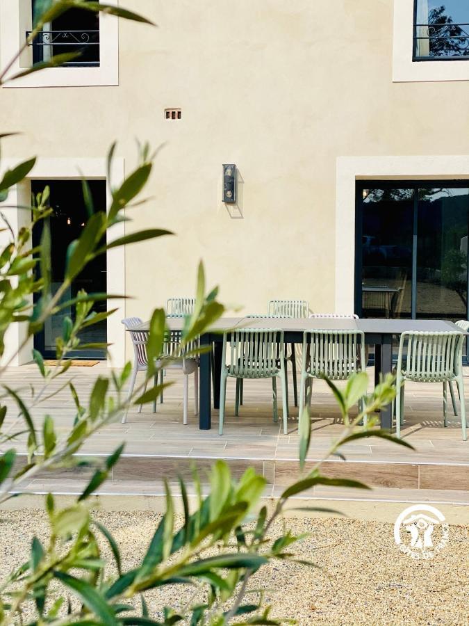 Domaine De Merins, 10 Couchages Avec Piscine, Face A La Riviere, A 4Km De La Plage Fleury  Exterior foto