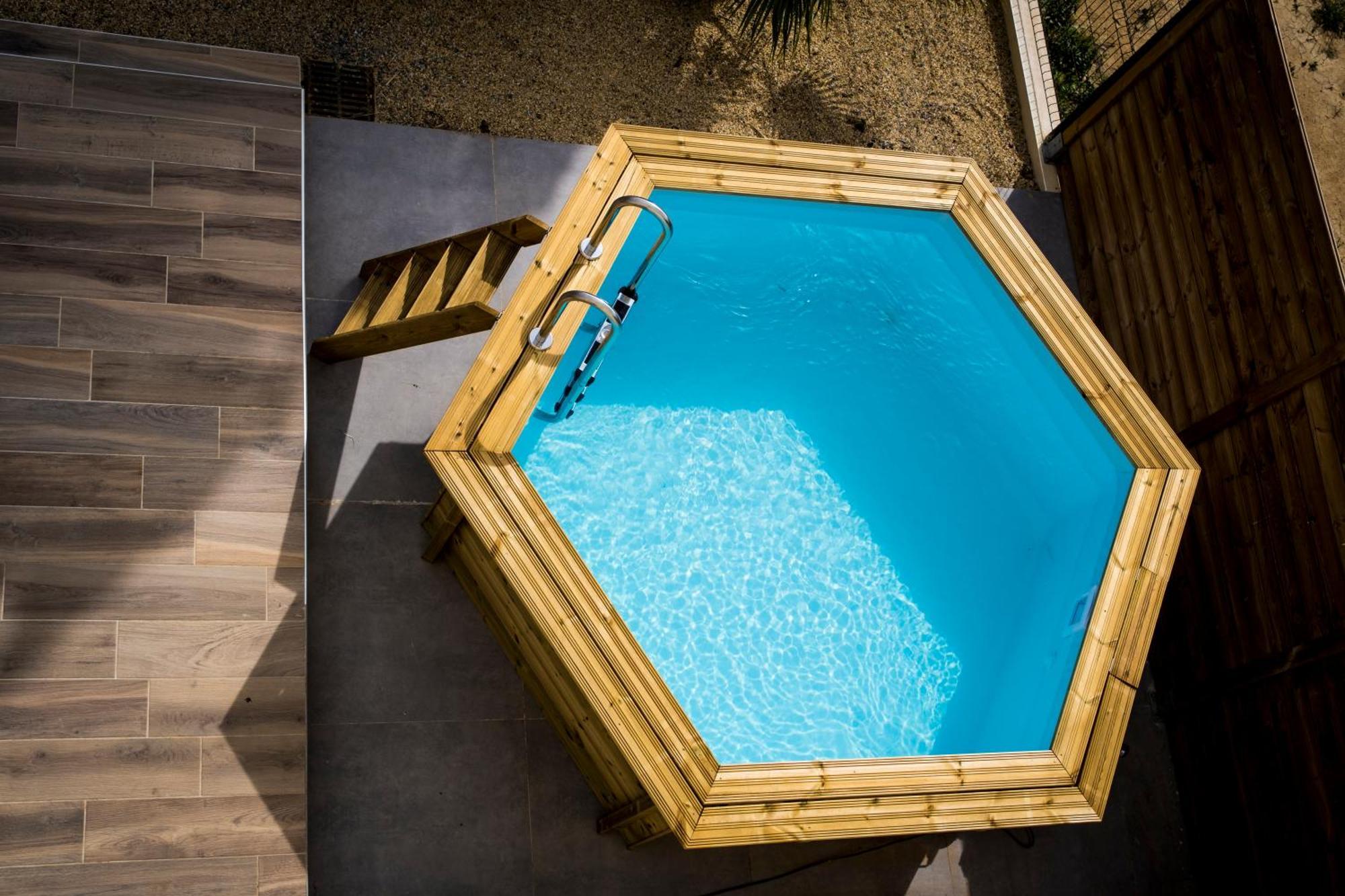 Domaine De Merins, 10 Couchages Avec Piscine, Face A La Riviere, A 4Km De La Plage Fleury  Exterior foto